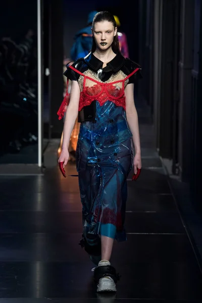 Look 11